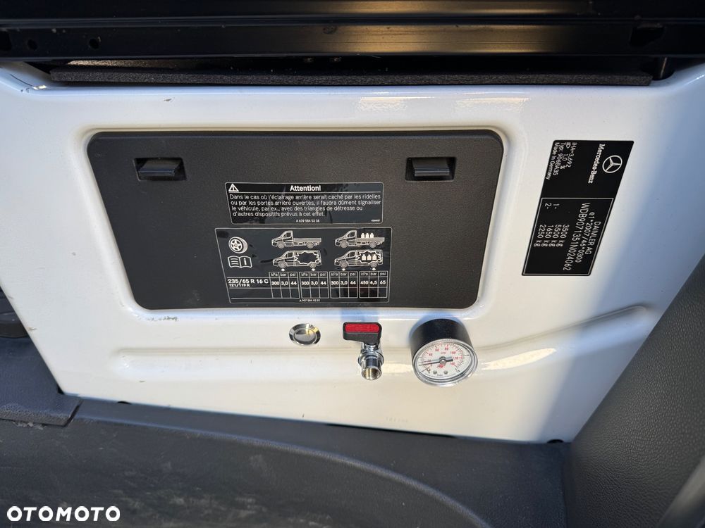 Mercedes-Benz Sprinter - 10