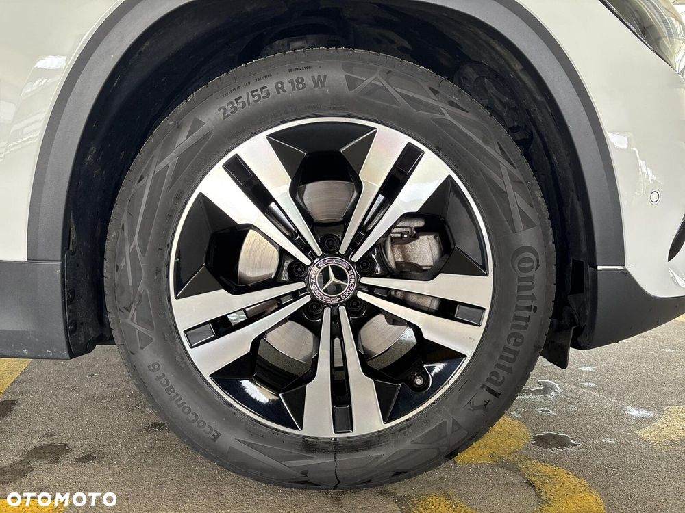 Mercedes-Benz GLA - 10