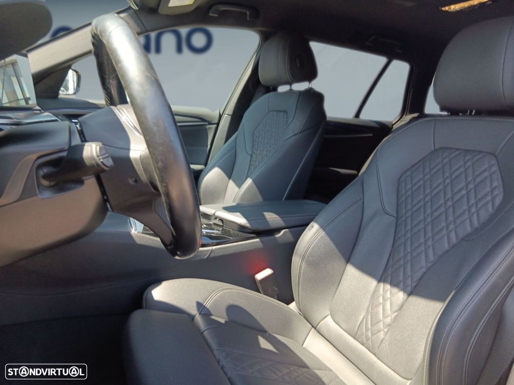 BMW 520 d Pack Desportivo M Auto - 11