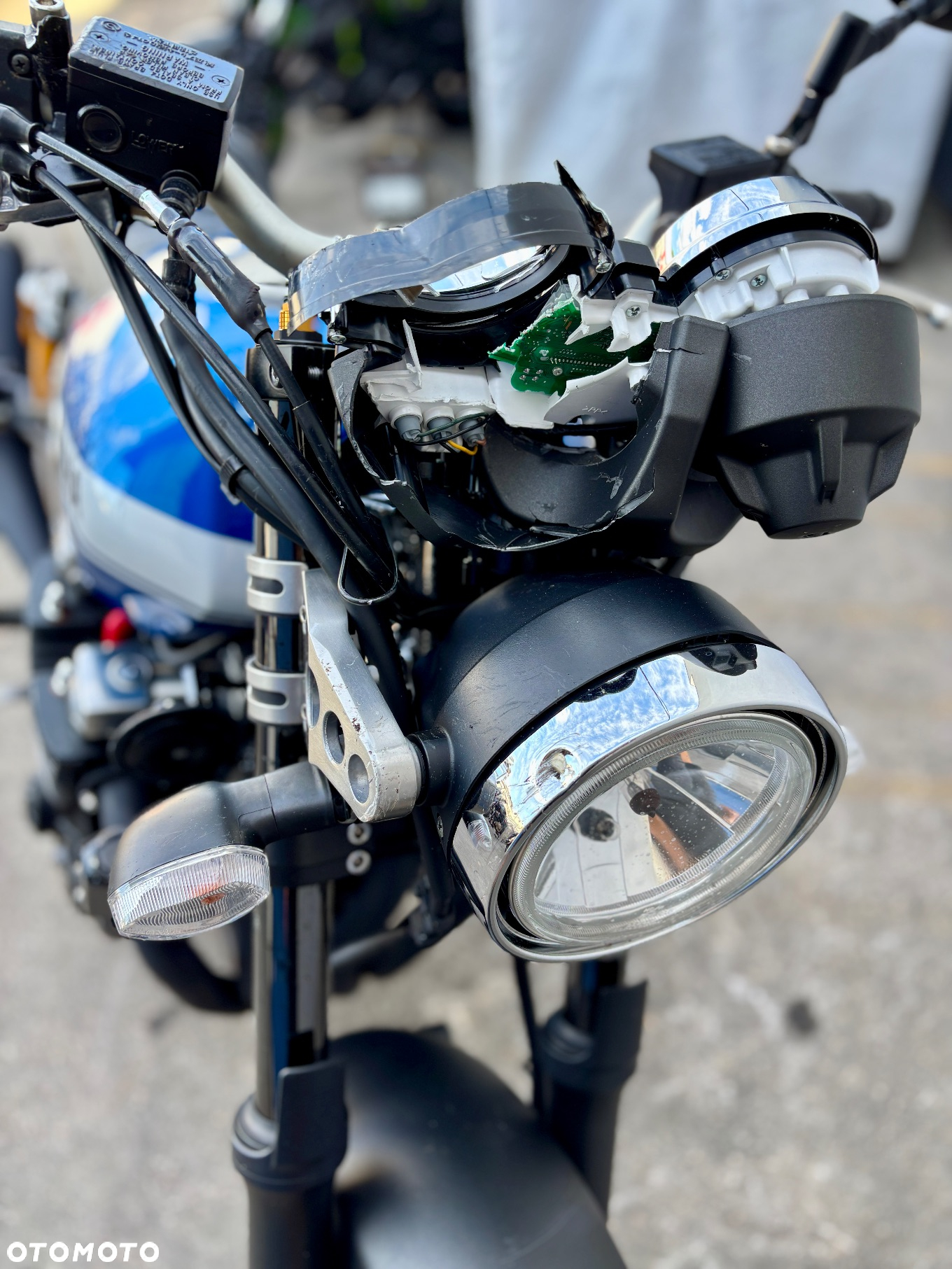 Yamaha XJR - 15