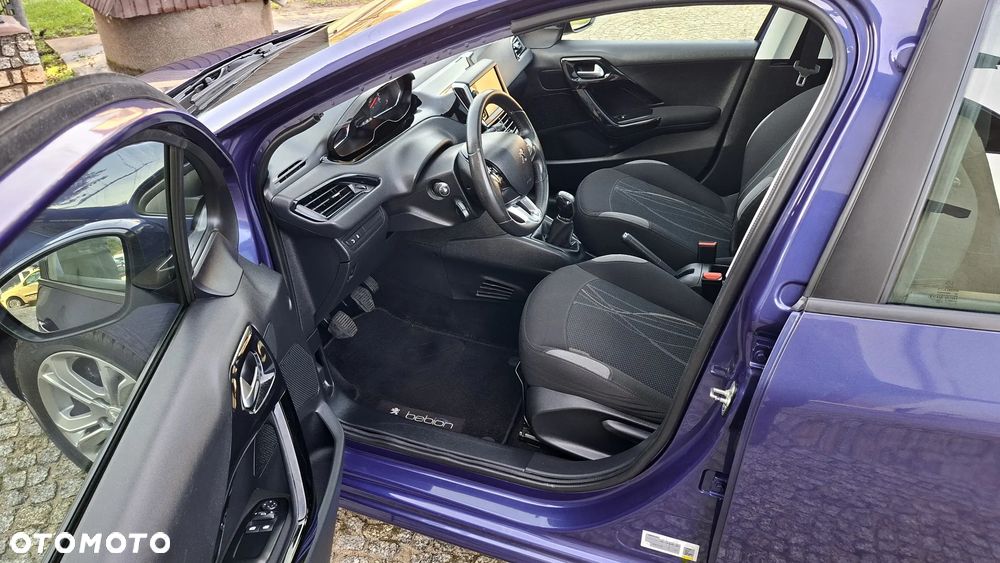 Peugeot 208 1.2 PureTech Allure - 21