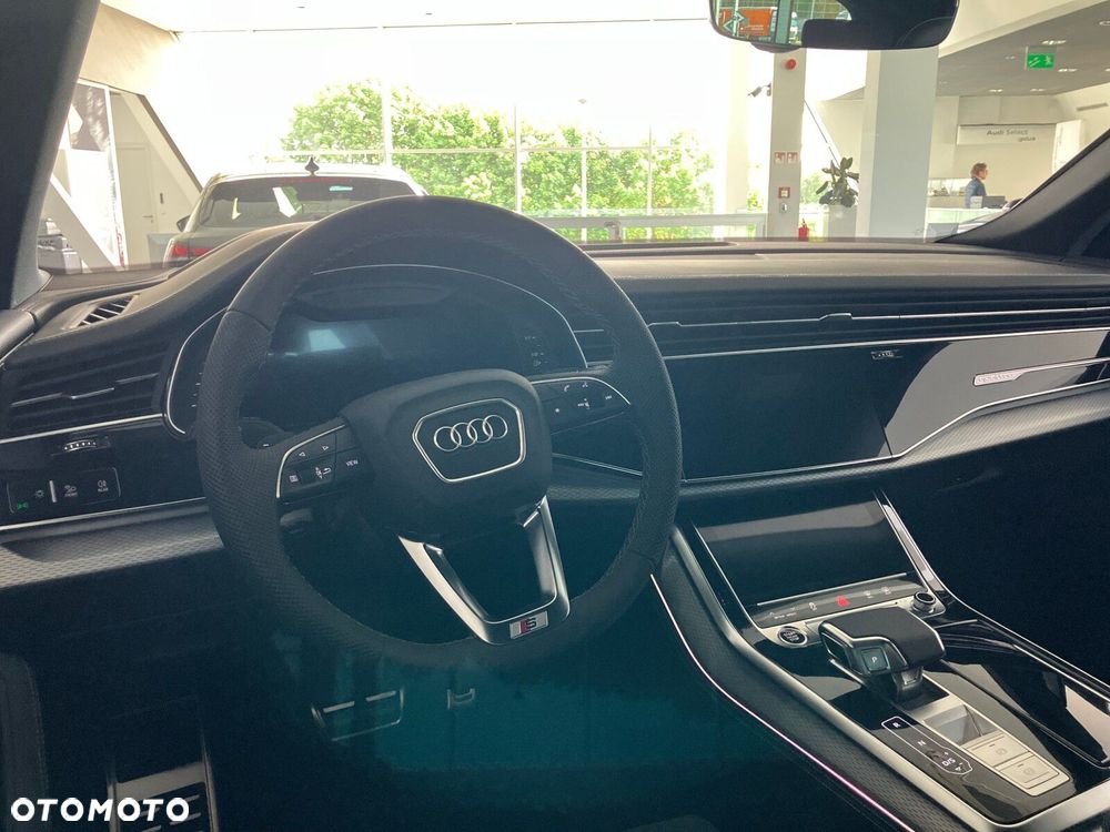 Audi Q8 - 11