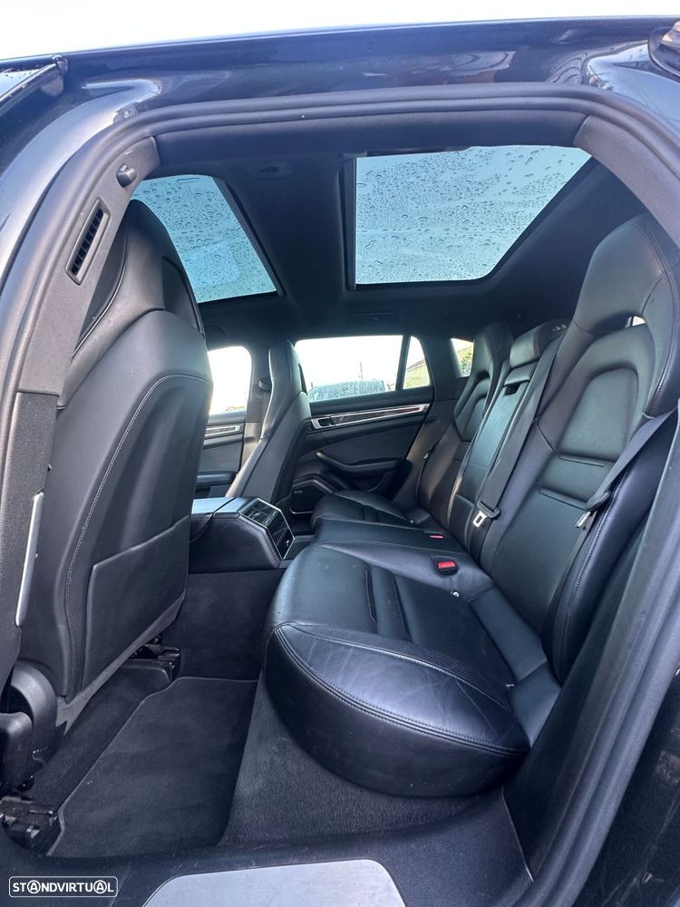 Porsche Panamera Sport Turismo - 12