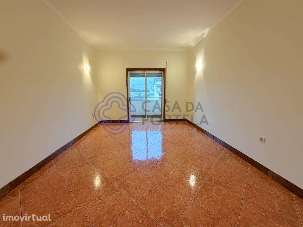 Apartamento T2 situado na zona de Gandra - Grande imagem: 4/13