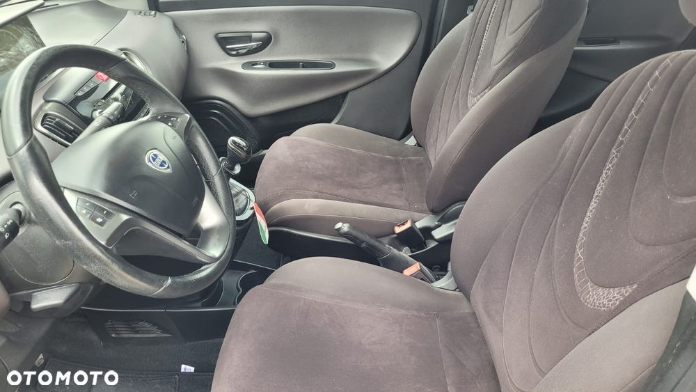 Lancia Ypsilon Y 1.2 8v Platinum - 10