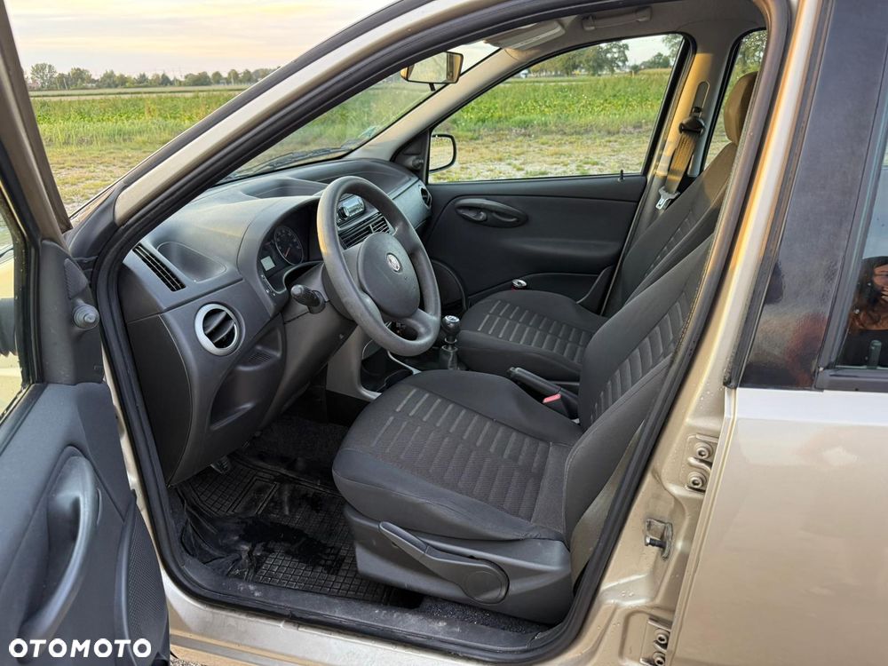 Fiat Punto 1.2 8V - 6