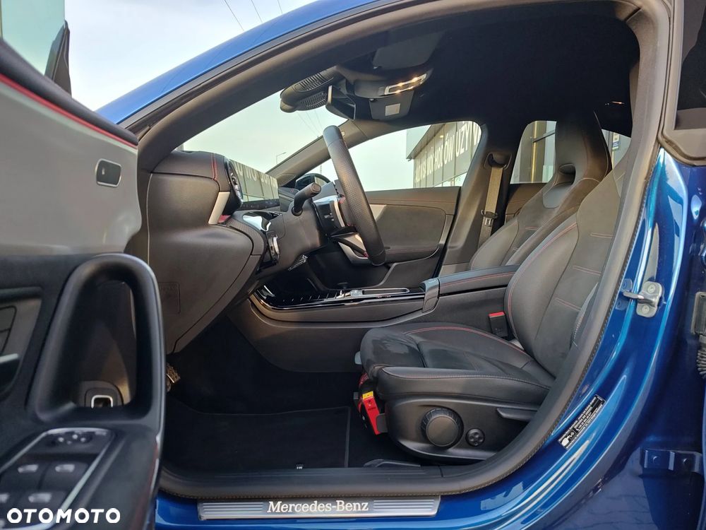 Mercedes-Benz CLA 200 AMG Line 7G-DCT - 9