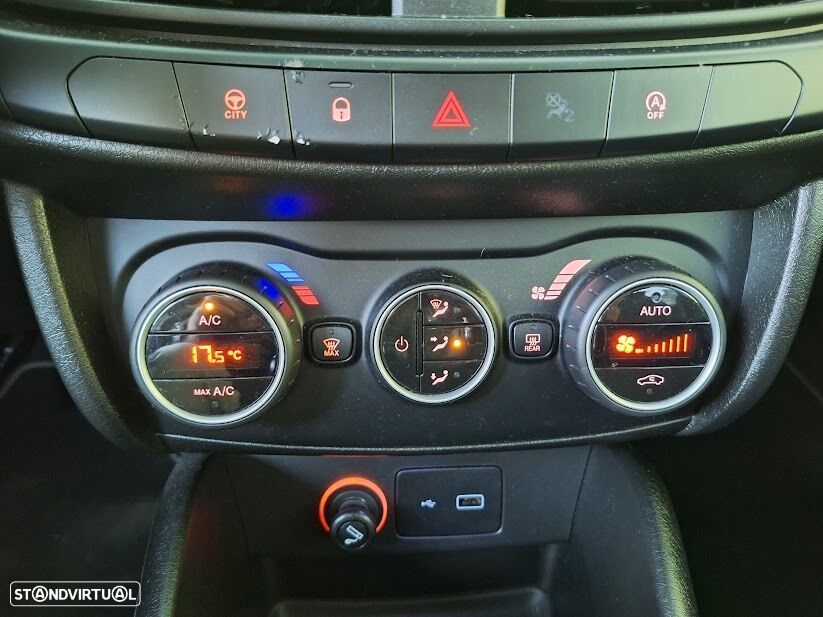 Fiat Tipo Station Wagon 1.3 M-Jet Lounge - 30