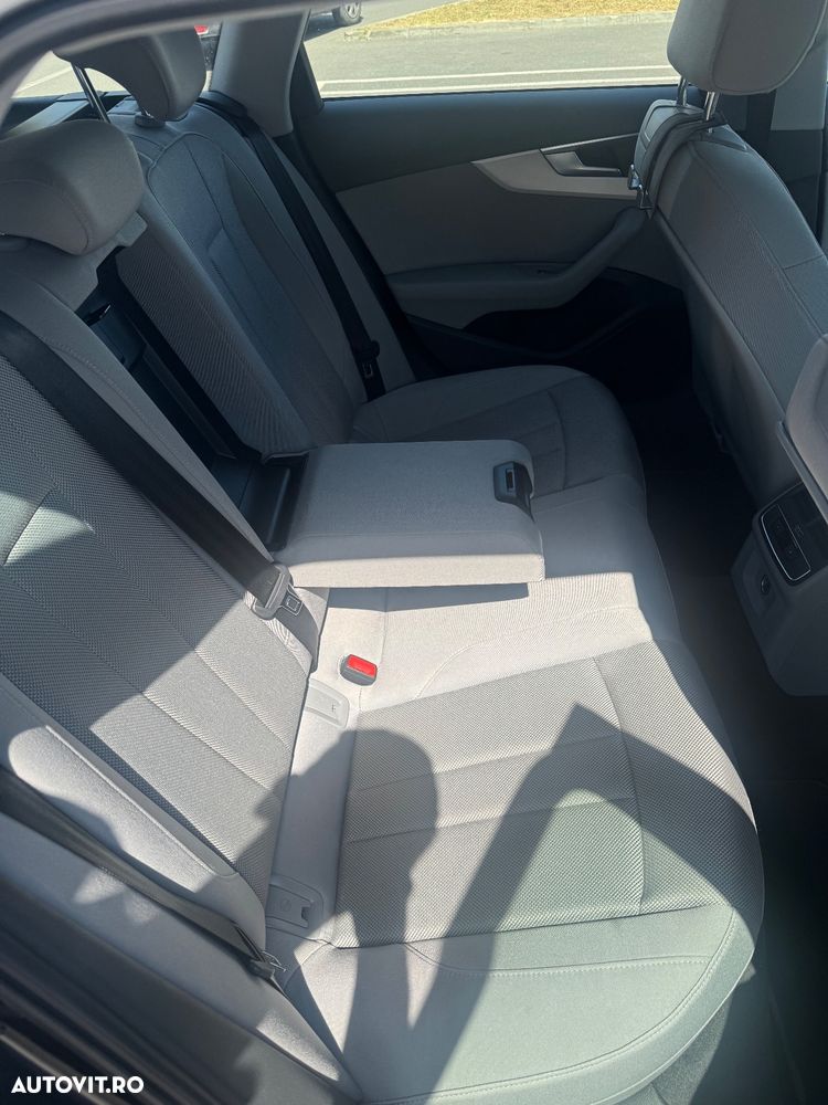 Audi A4 40 TDI quattro S tronic MHEV Basic - 9