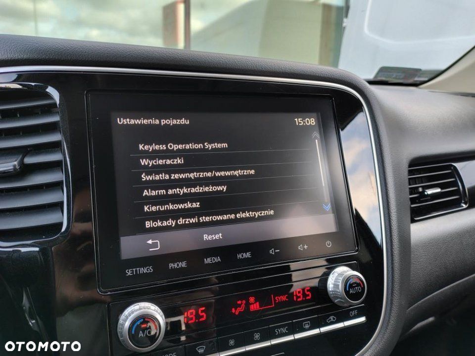 Mitsubishi Outlander - 35