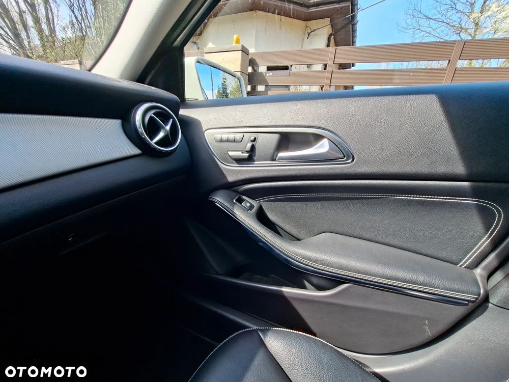 Mercedes-Benz GLA 250 4Matic 7G-DCT SCORE - 15