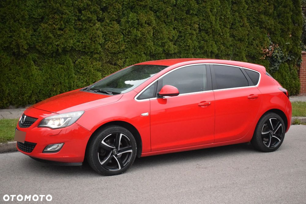 Opel Astra IV 1.6 T Cosmo - 9