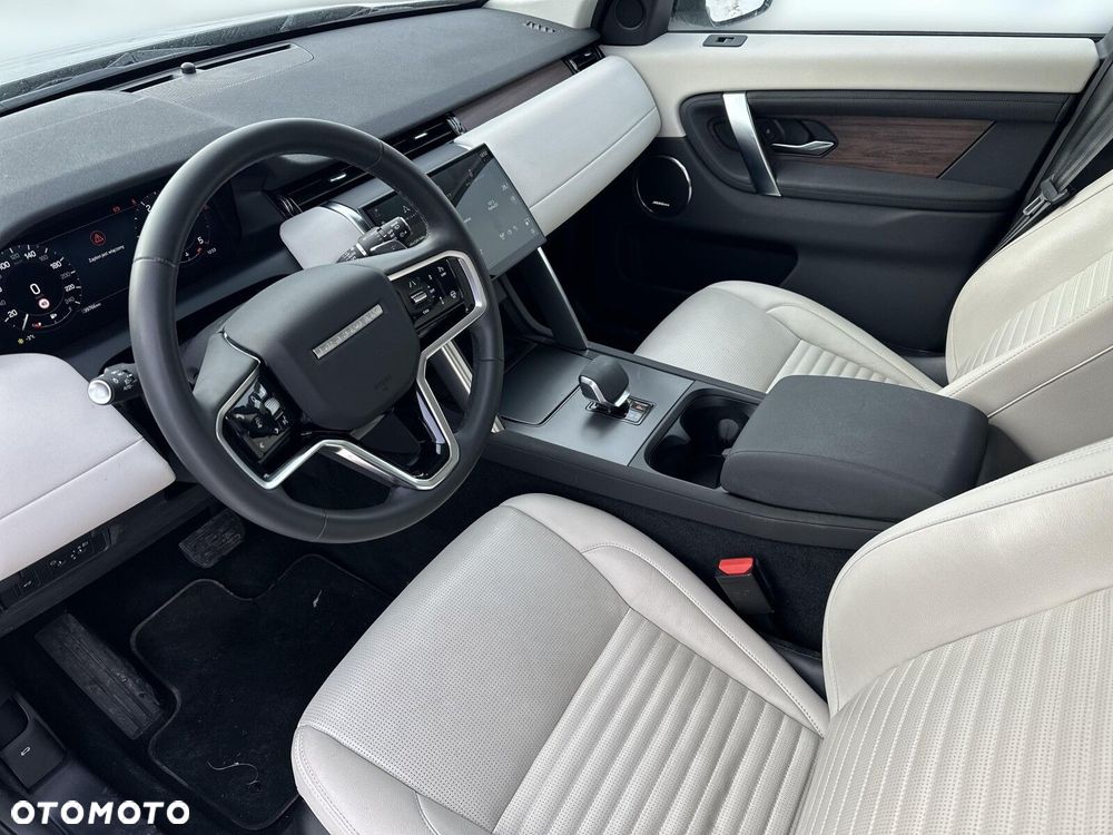 Land Rover Discovery Sport - 16