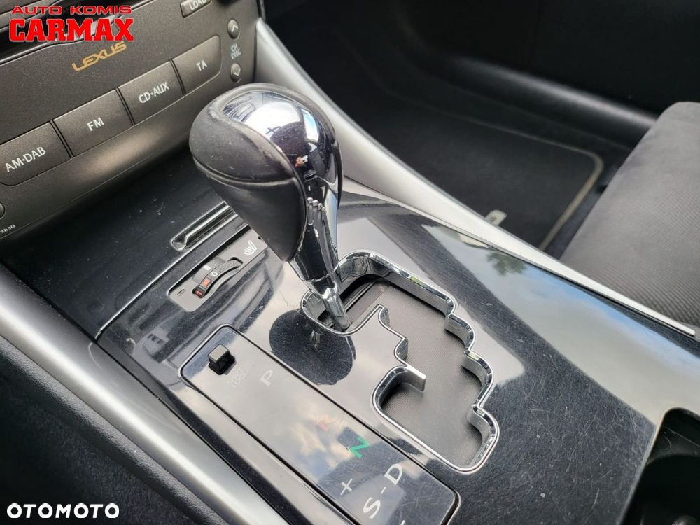 Lexus IS - 21