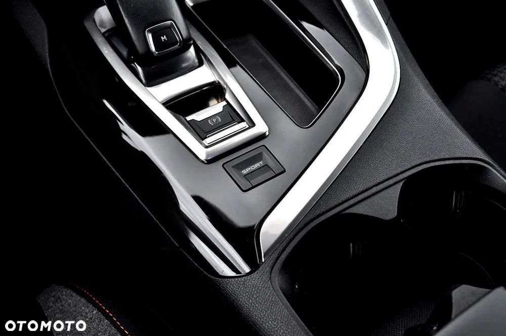 Peugeot 5008 1.6 BlueHDI Allure S&S EAT6 - 30