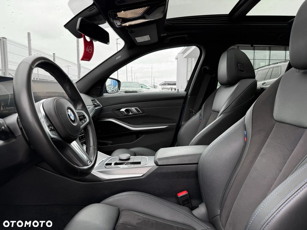 BMW Seria 3 320d xDrive M Sport Sport - 26