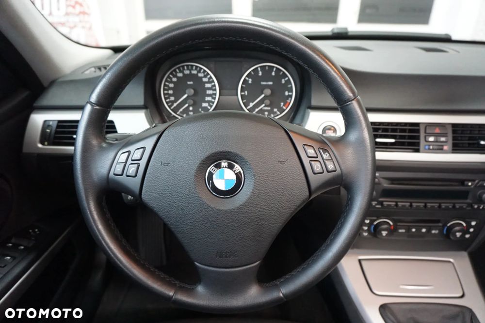 BMW Seria 3 - 27