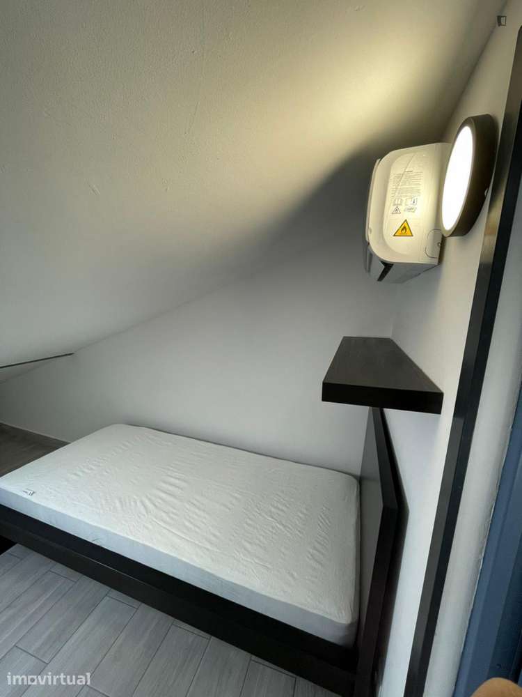 Quarto - localizado em Sé de Braga e São Lázaro Braga - Grande imagem: 2/7