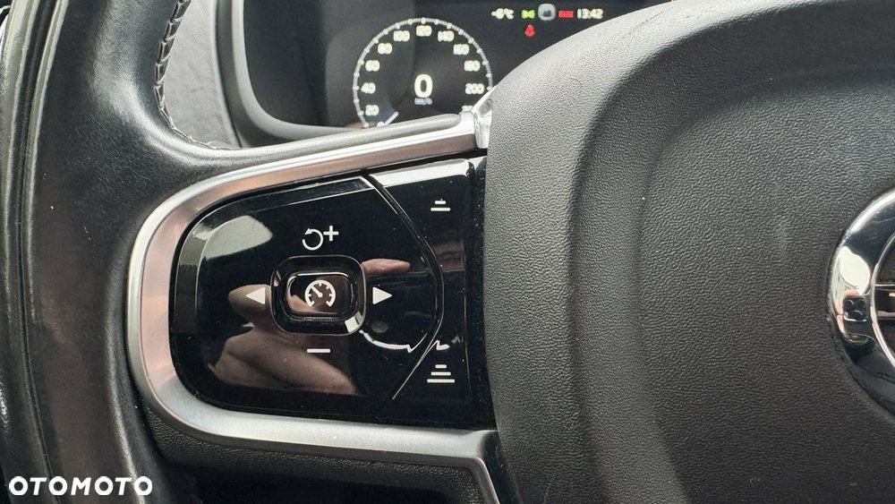 Volvo XC 90 - 22