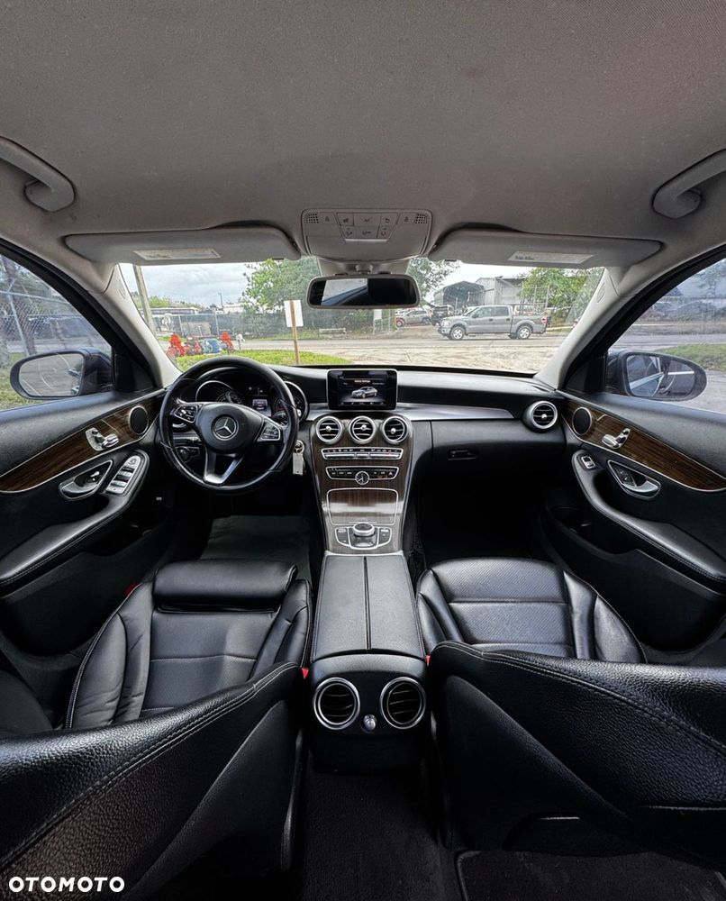 Mercedes-Benz Klasa C 300 9G-TRONIC AMG Line - 8