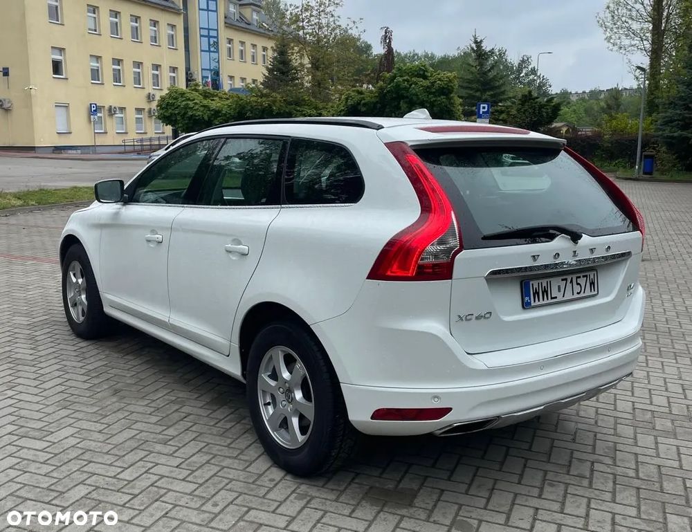 Volvo XC 60 D4 AWD Momentum - 3