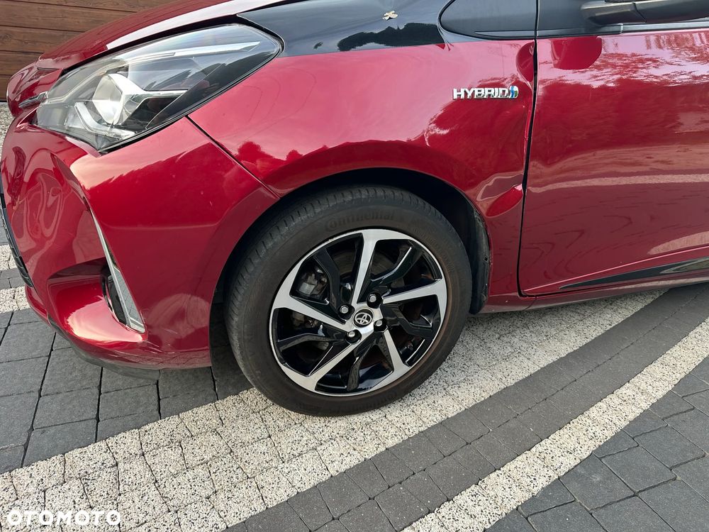 Toyota Yaris Hybrid 100 Selection Platinum - 11