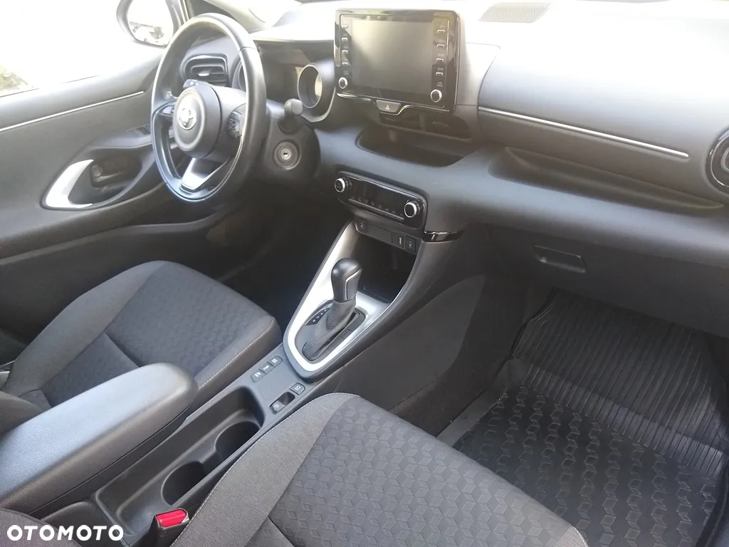Toyota Yaris - 23