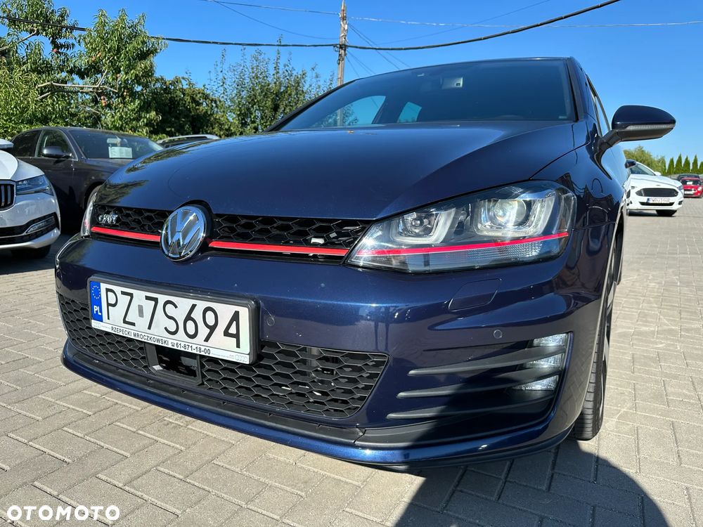 Volkswagen Golf - 39