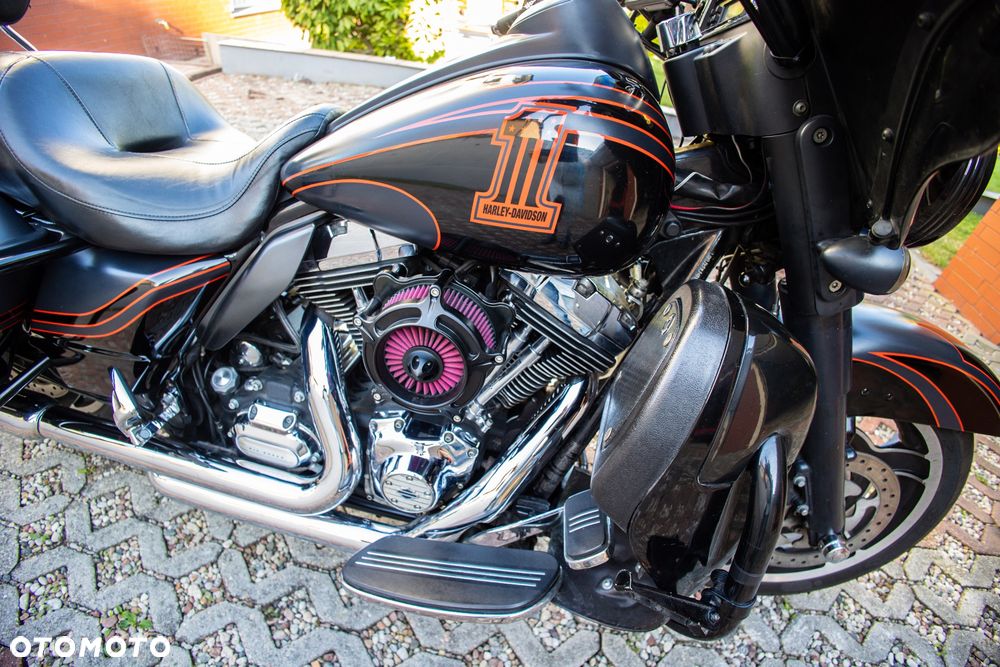 Harley-Davidson Touring Street Glide - 8