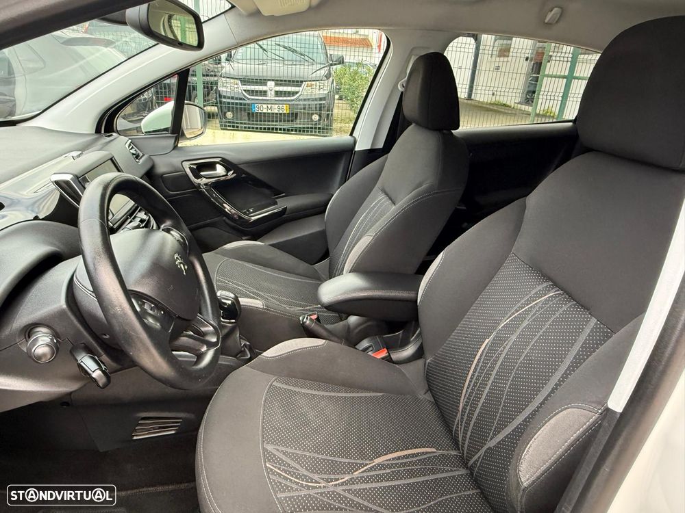 Peugeot 208 1.2 VTi Access - 3