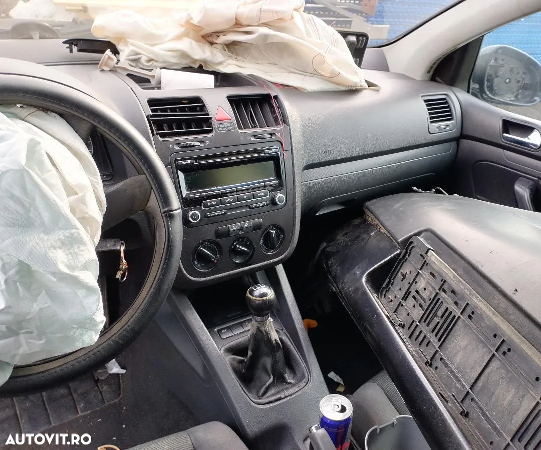 Dezmembram VW Golf V - 5