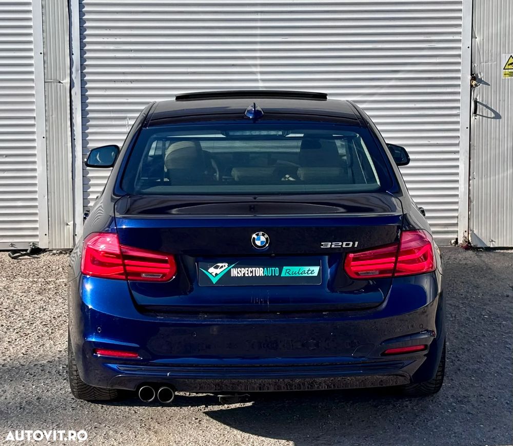 BMW Seria 3 320i Aut. Luxury Line - 12
