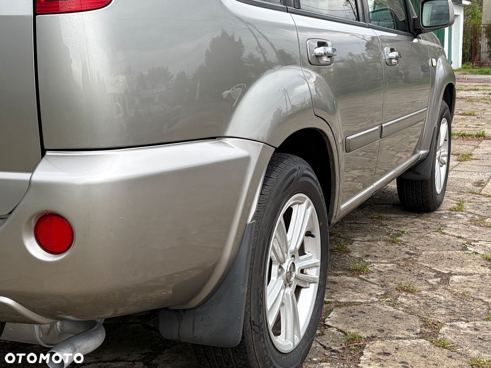 Nissan X-Trail 2.5 4x4 Elegance - 12