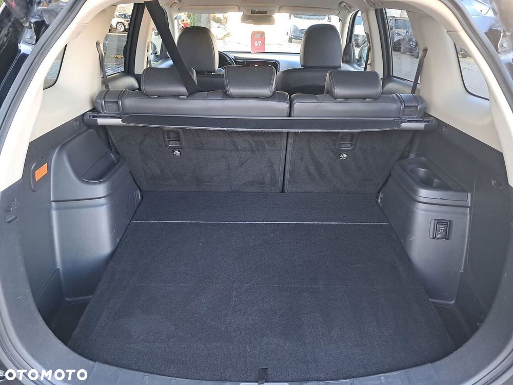 Mitsubishi Outlander - 13