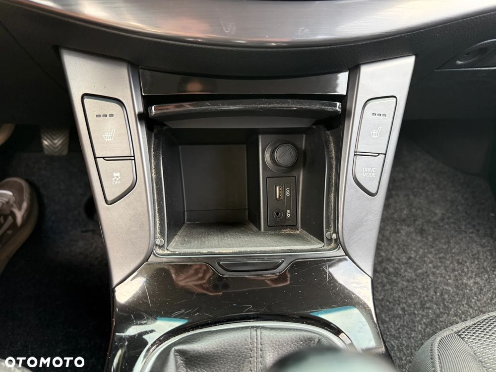 Hyundai i40 Kombi blue 1.6 Family+ - 17