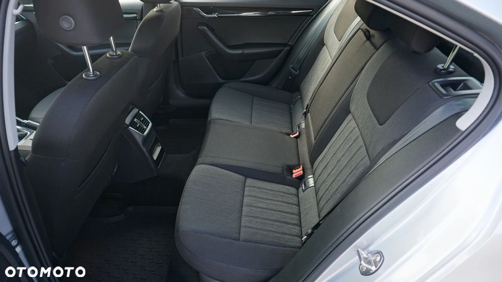 Skoda Octavia 2.0 TDI SCR Style DSG - 17