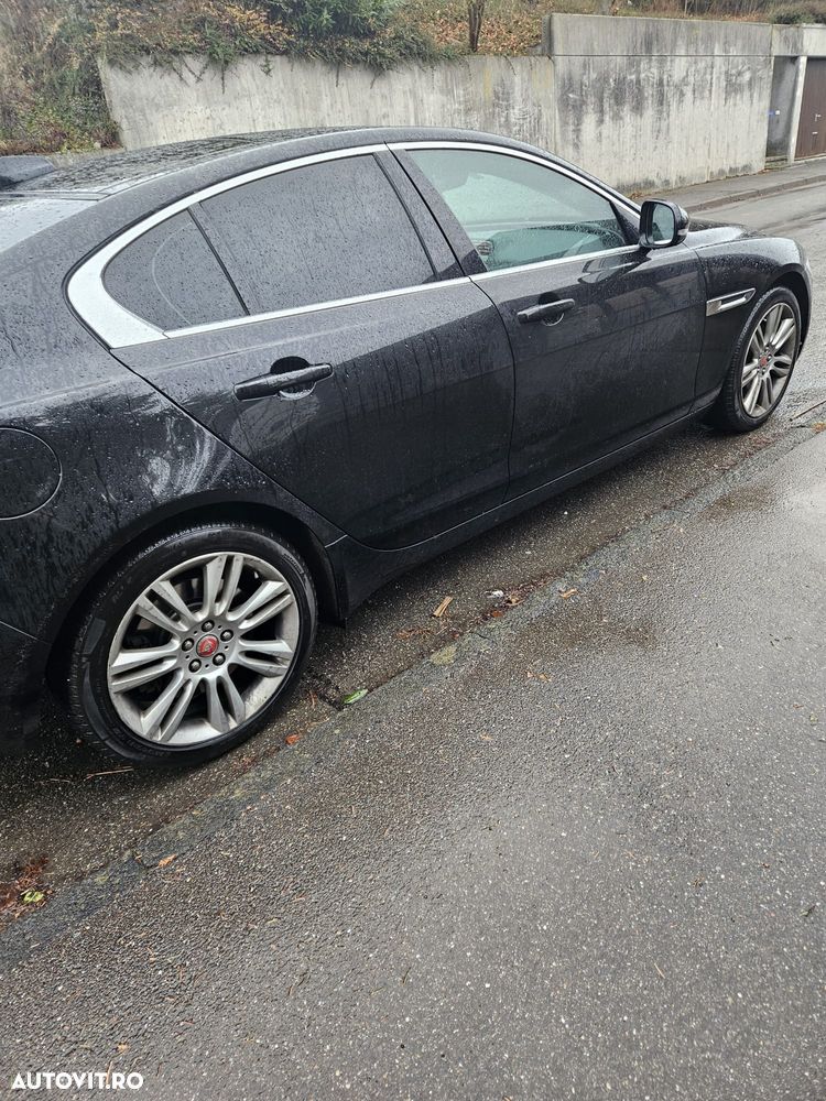 Jaguar XE - 20