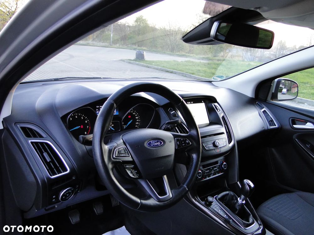 Ford Focus 1.0 EcoBoost STart-Stopp-System TITANIUM X - 16