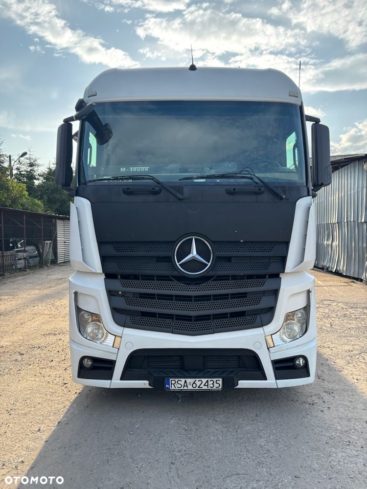 Mercedes-Benz Actros - 3