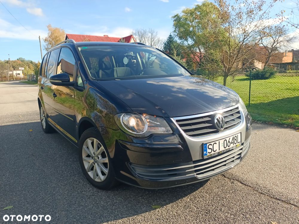 Volkswagen Touran - 1