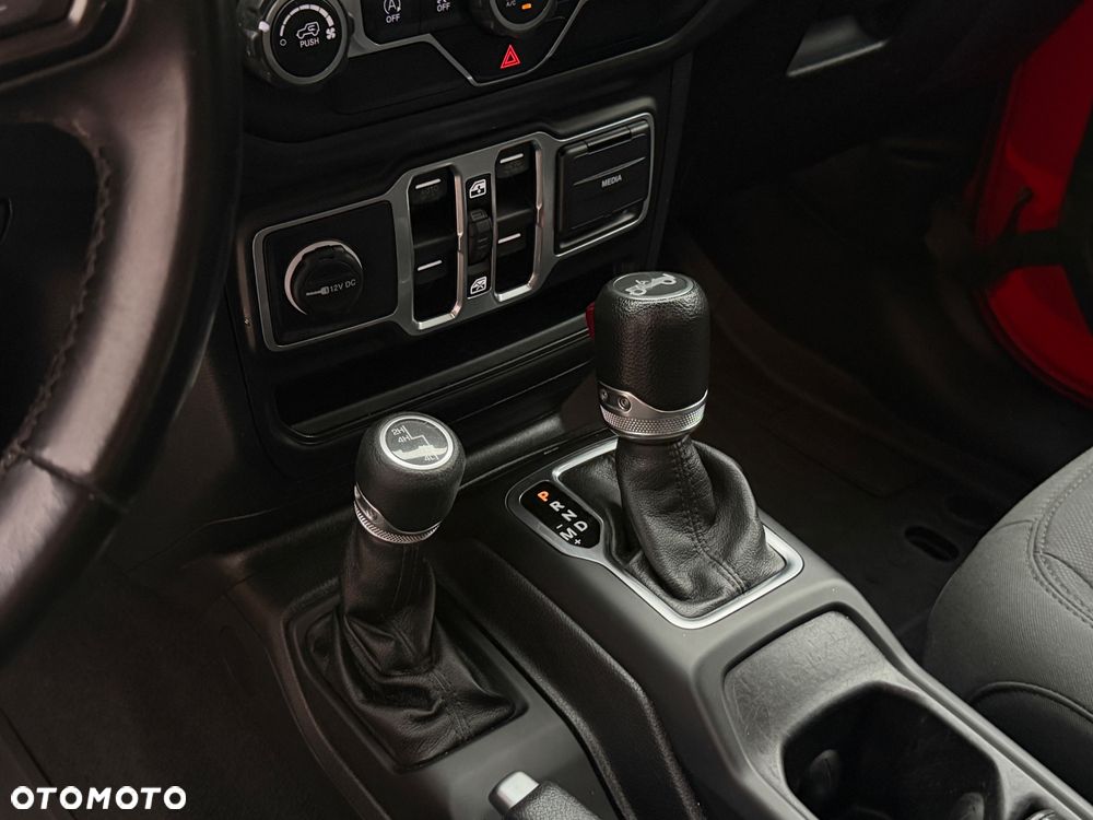 Jeep Wrangler - 24