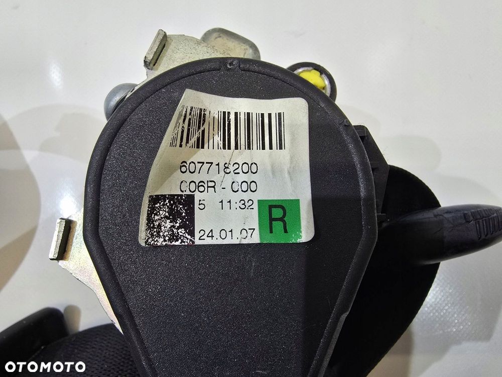 pas bezpieczeństwa przód prawy mercedes w245 07r 607718200 - 3