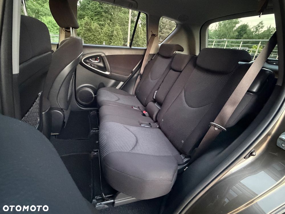 Toyota RAV4 - 24