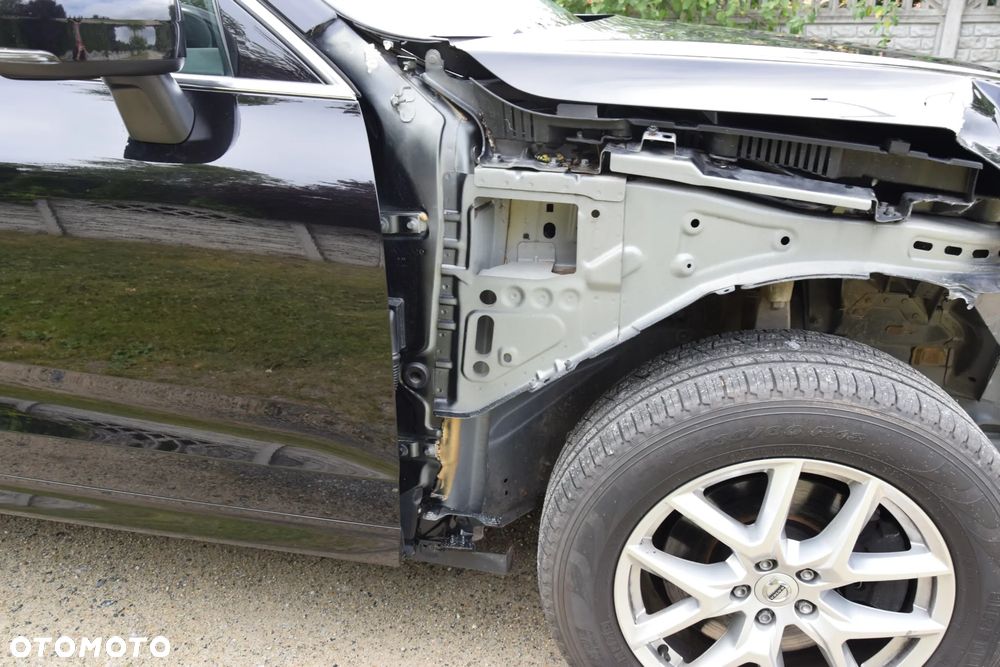 Volvo XC 60 B4 D AWD Geartronic Momentum Pro - 12