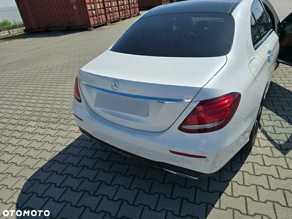 Mercedes-Benz Klasa E 220 d 9G-TRONIC - 20