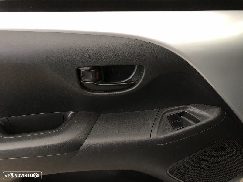 Toyota Aygo 1.0 X-Play - 9