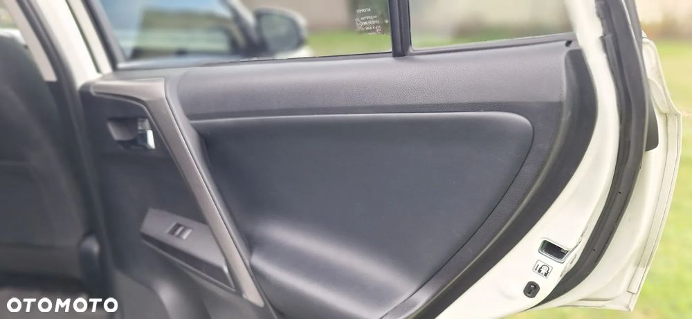 Toyota RAV4 ver-2-5-4x2-hybrid-comfort - 16