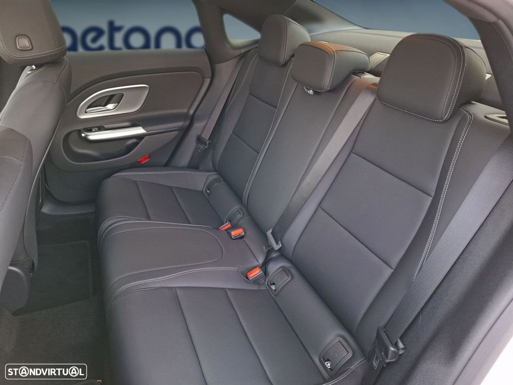Mercedes-Benz CLA 220 - 14