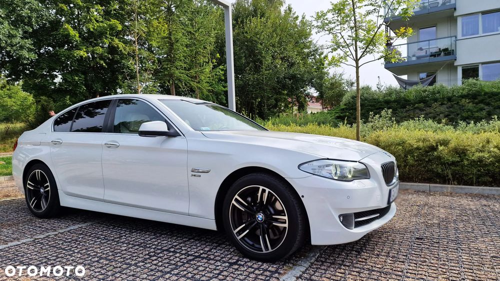 BMW Seria 5 528i xDrive - 2