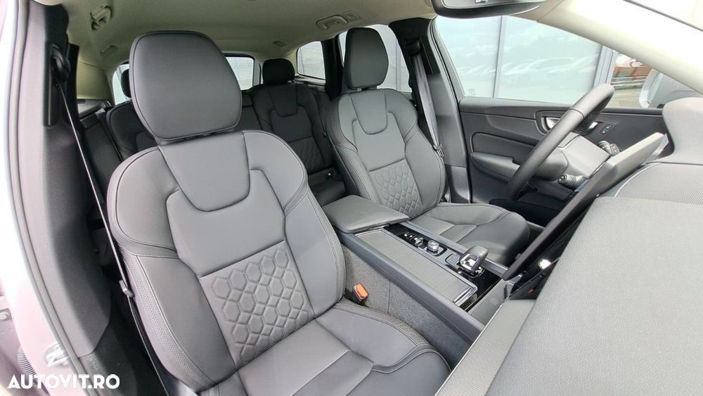 Volvo XC 60 B5 AT AWD MHEV Core - 12